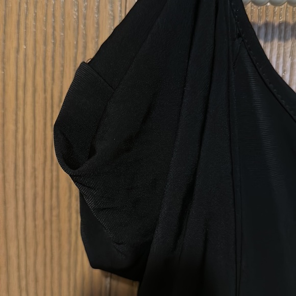 Beautiful black romper cold shoulder with drape sleeve - Picture 5 of 14